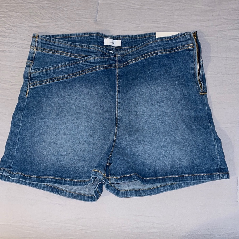 Forever 21 Denim Shorts size L (NWT)